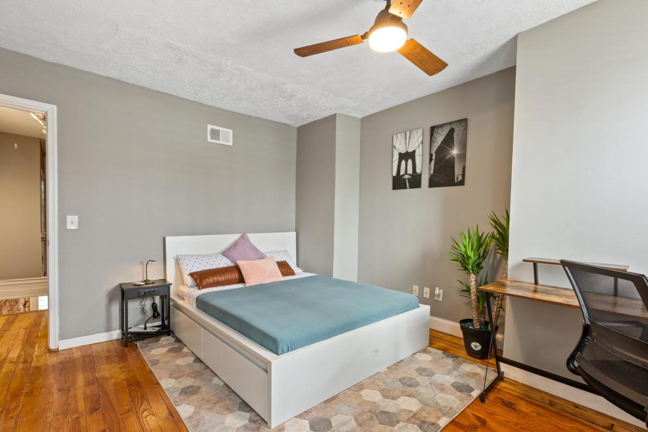 Pristine Townhouse With Rooftop Deck Near Canton! Baltimore Eksteriør bilde