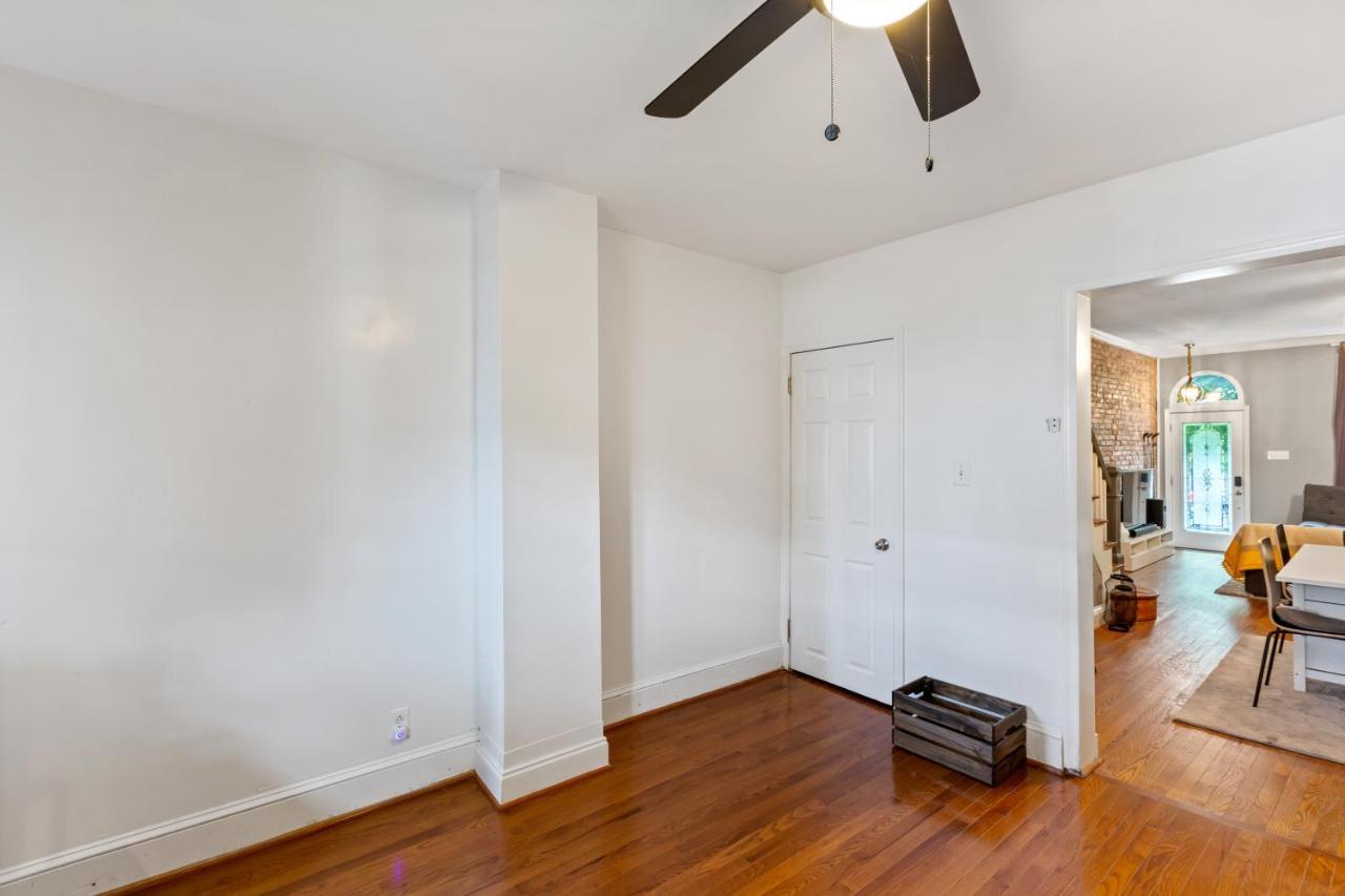 Pristine Townhouse With Rooftop Deck Near Canton! Baltimore Eksteriør bilde