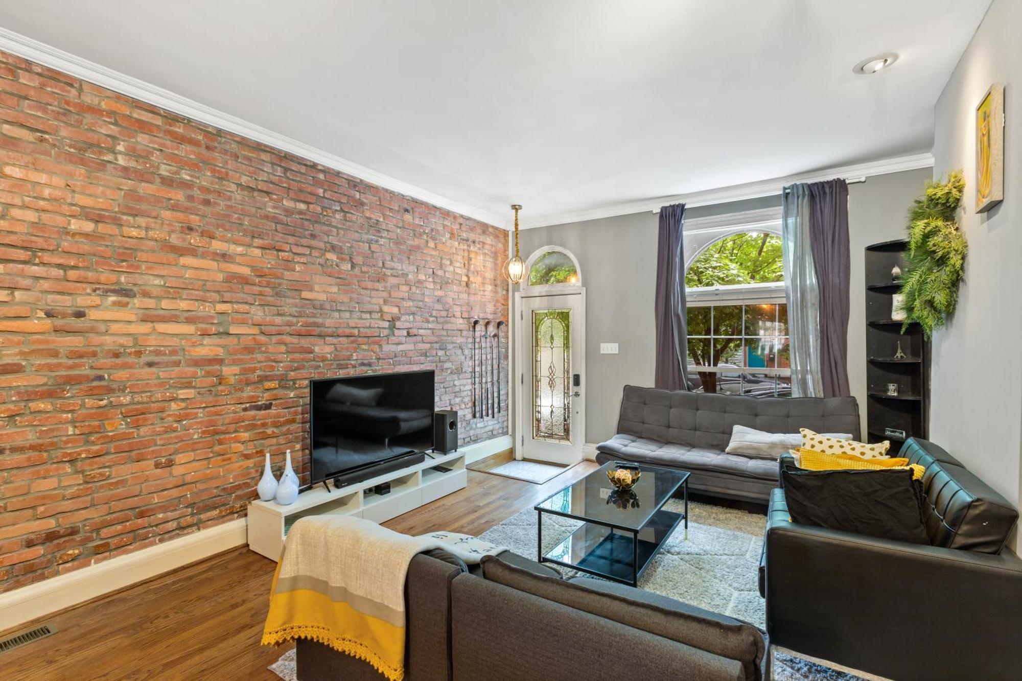 Pristine Townhouse With Rooftop Deck Near Canton! Baltimore Eksteriør bilde