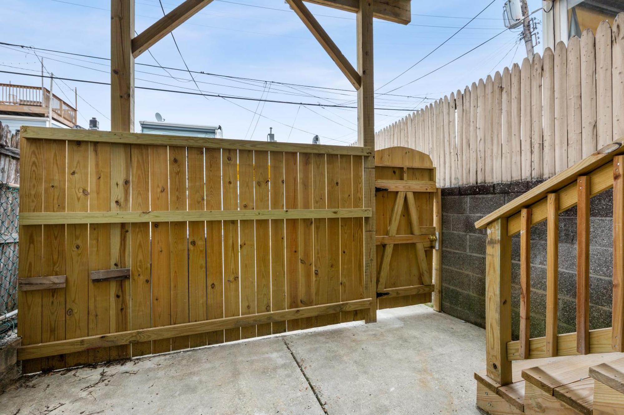 Pristine Townhouse With Rooftop Deck Near Canton! Baltimore Eksteriør bilde
