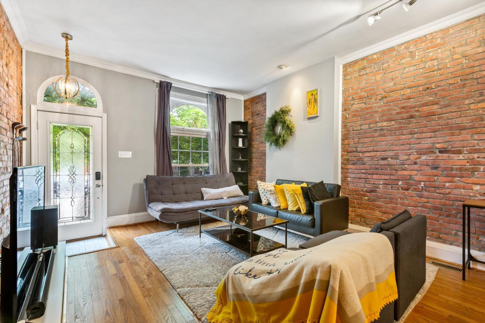 Pristine Townhouse With Rooftop Deck Near Canton! Baltimore Eksteriør bilde