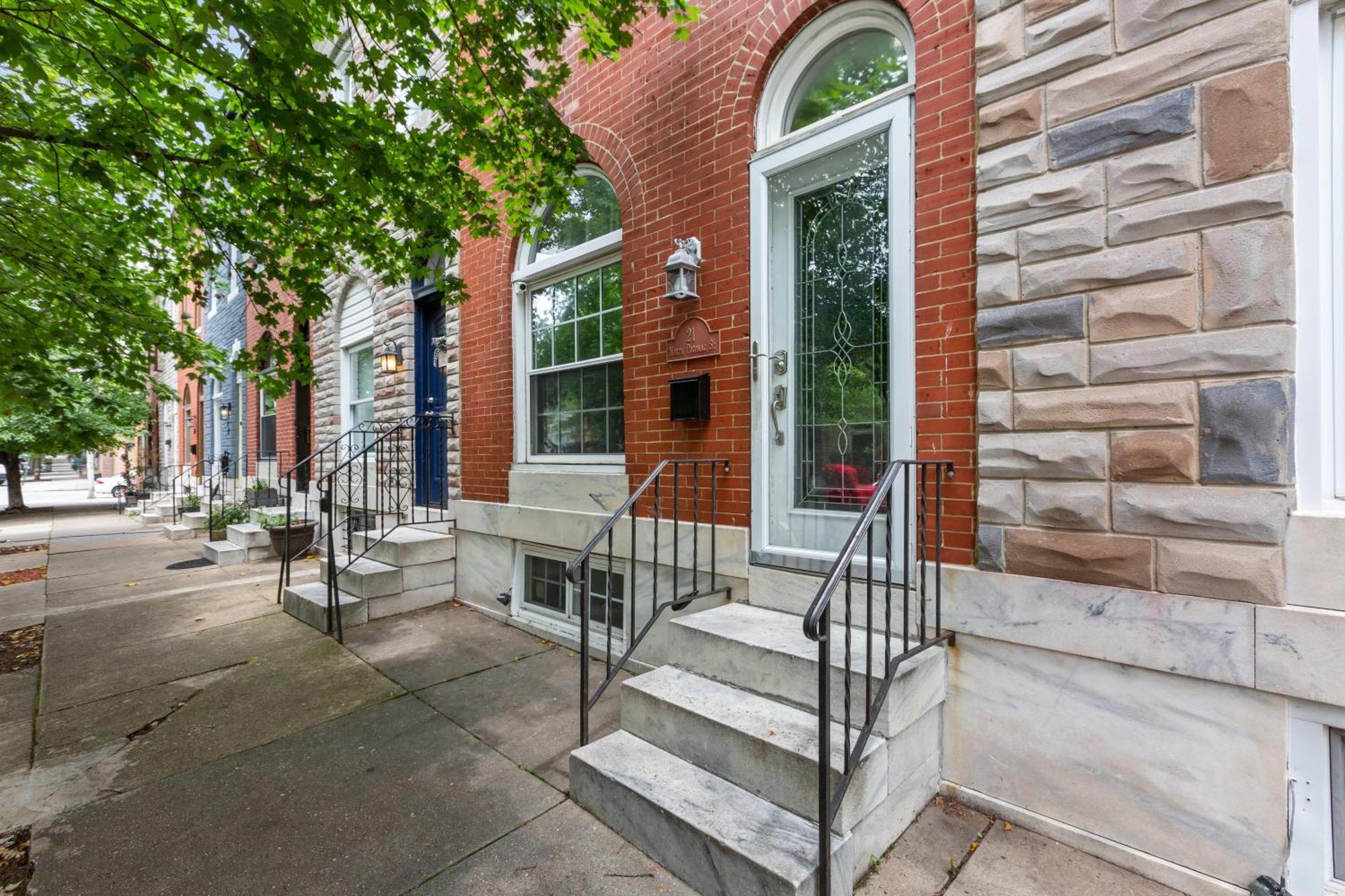Pristine Townhouse With Rooftop Deck Near Canton! Baltimore Eksteriør bilde